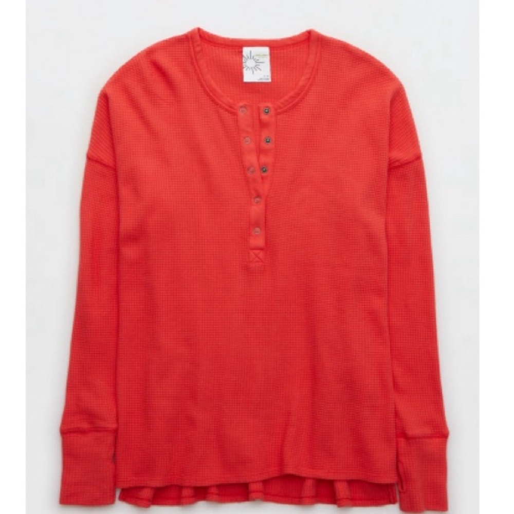 OFFLINE by Aerie holiday red waffle Henley t-shirt size small